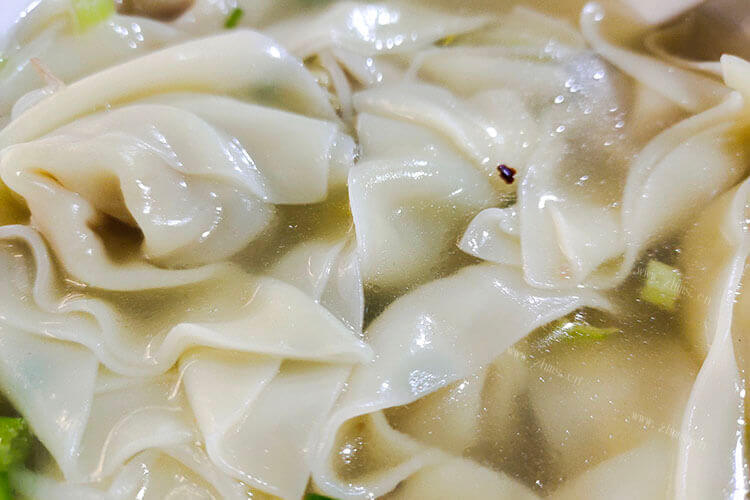 很喜欢吃馄饨，好奇猪肉加鸡肉馄饨馅怎么调好吃?
