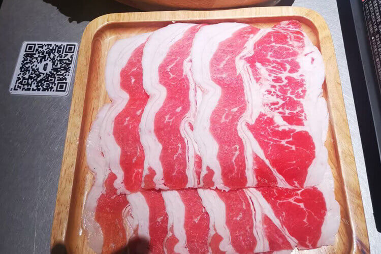 买了一盒肥牛卷，肥牛卷需要解冻吗？