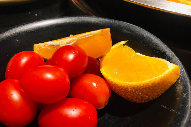 把橙子放入锅中蒸着吃，盐蒸橙子是苦的吗？