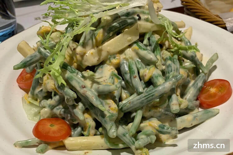 湖南郡肝中餐加盟需要考虑什么呢？现在做这个赚钱吗？