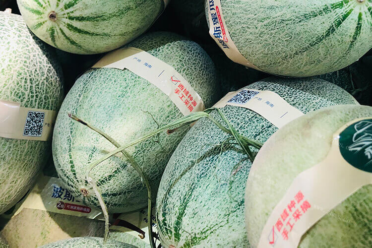 去市场买一个哈密瓜，哈密瓜和哈蜜瓜一样吗？