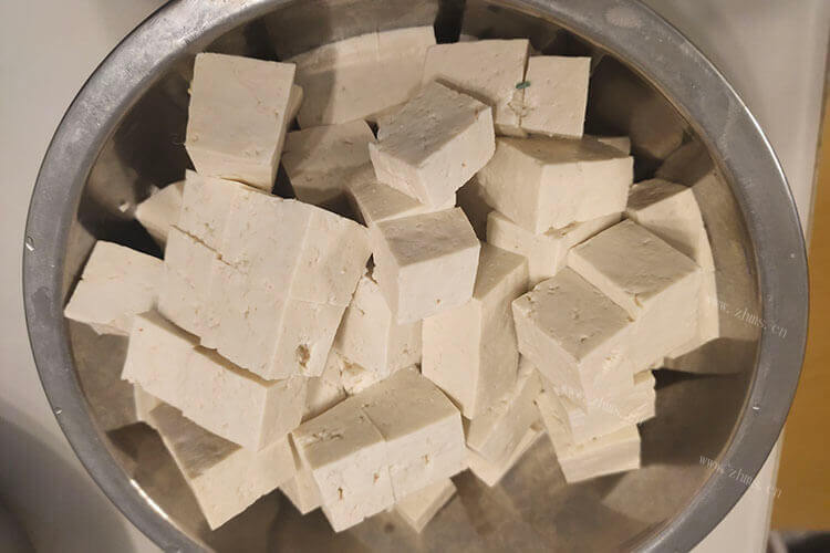 臭豆腐真的特别香，有没有人知道臭豆腐油泼料？