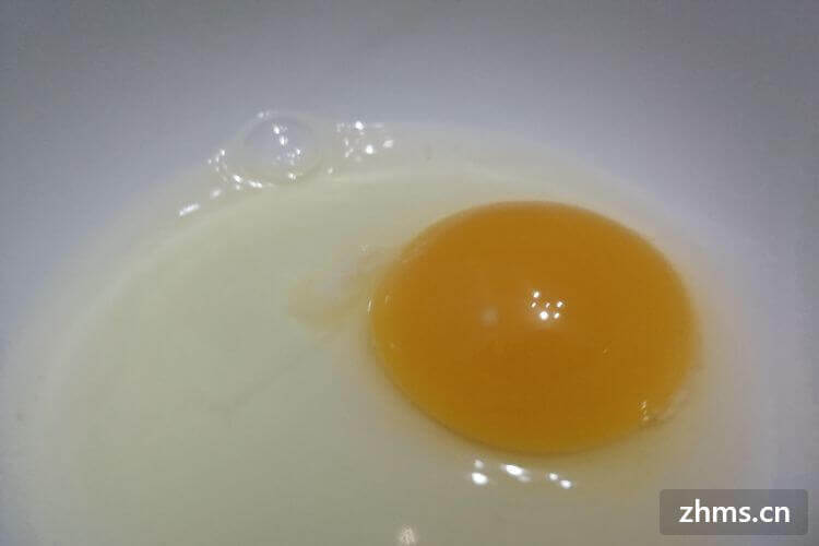 如何分离蛋黄和蛋清不用工具