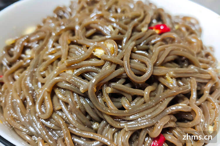 蕨根粉是什么原料做成