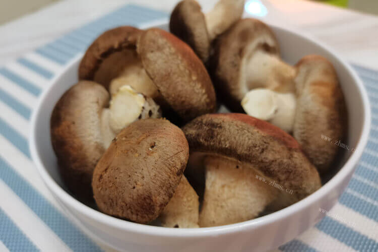 香菇鸡汤为什么会苦，不应该是有香菇和杞的甜味吗？