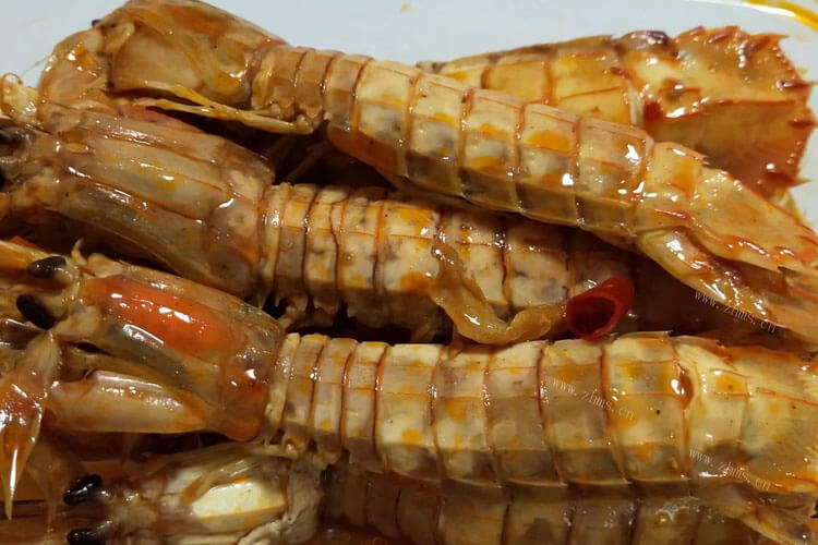 我们都爱吃白虾和青虾，却不知道白虾和青虾的区别在哪里？