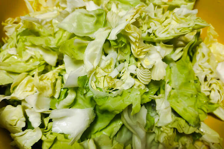 平包菜和卷心菜的区别在哪里啊，哪一个比较好吃？