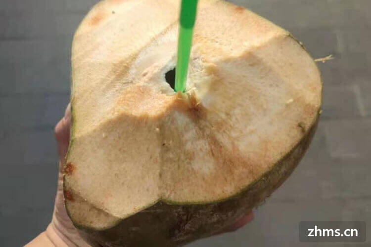 椰子怎么开洞喝汁
