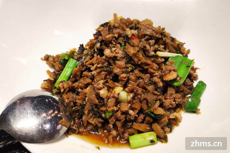 从来没有开过加盟店，想问一下周三丰爆炒川菜加盟店铺面积？