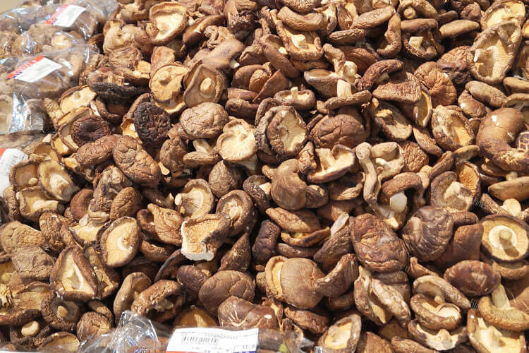 不知道香菇的样子，怎么判断香菇煮熟没熟？