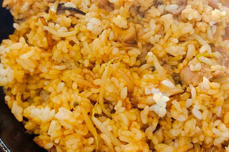 在家里面做一道咖喱炒饭，咖喱炒饭用什么咖喱好？