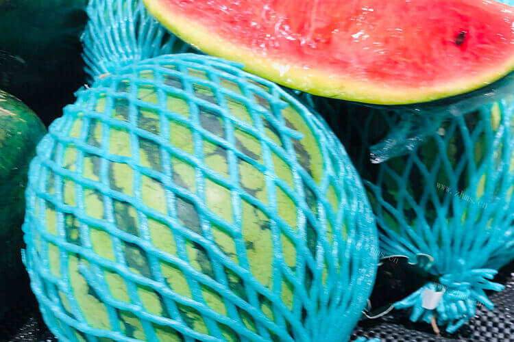 西瓜有很多的品种，甘美西瓜和麒麟瓜哪个好吃?