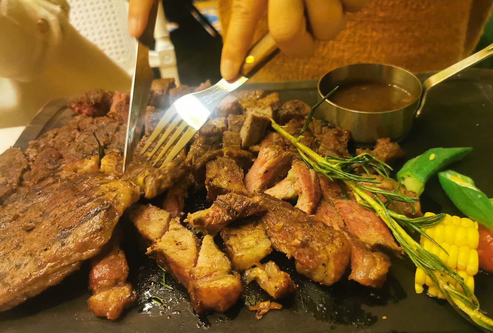 做了一些烤肉，想知道烤肉冒白沫是怎么回事？