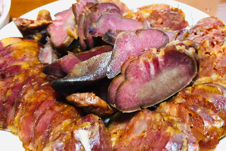 猪舌头有肉，猪舌根肉可以吃吗？
