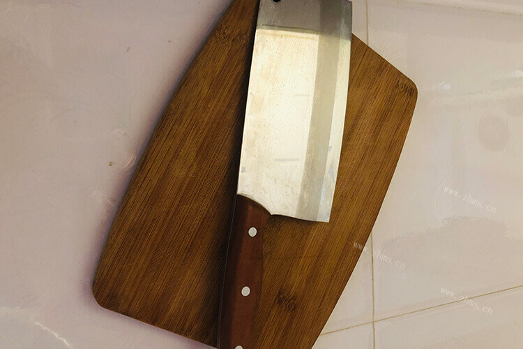 不锈钢菜刀非常流行，菜刀的不锈钢什么不锈钢？