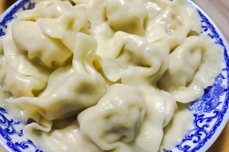 想问一下内蒙的小伙伴，赤峰人霜降吃饺子吗？