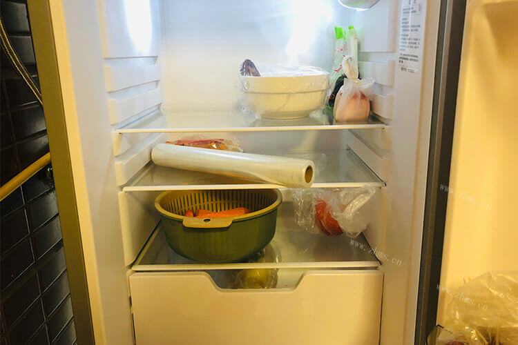 冰箱没有插电，没插电的冰箱可以存放东西吗？