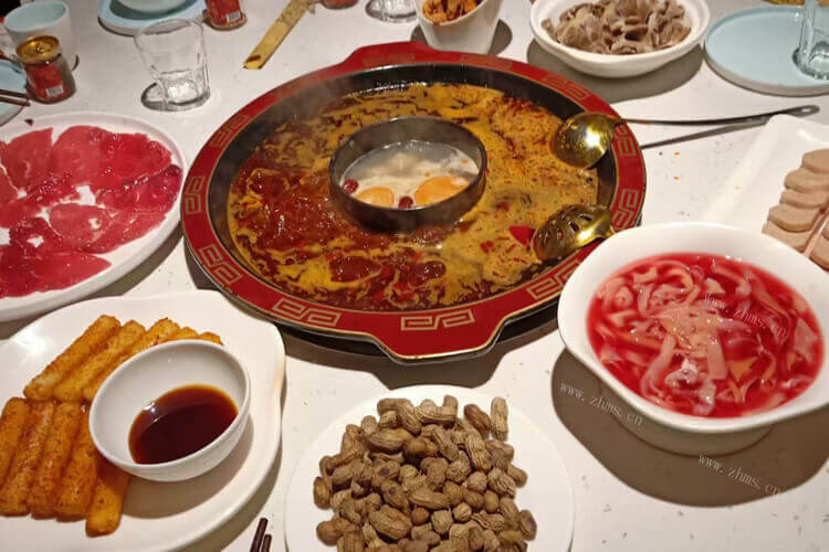 第一次在火锅店里吃一些牛蛙，牛蛙煮火锅要煮多久？