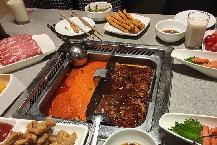 准备煮火锅吃，吃火锅应该买嫩豆腐还是老豆腐