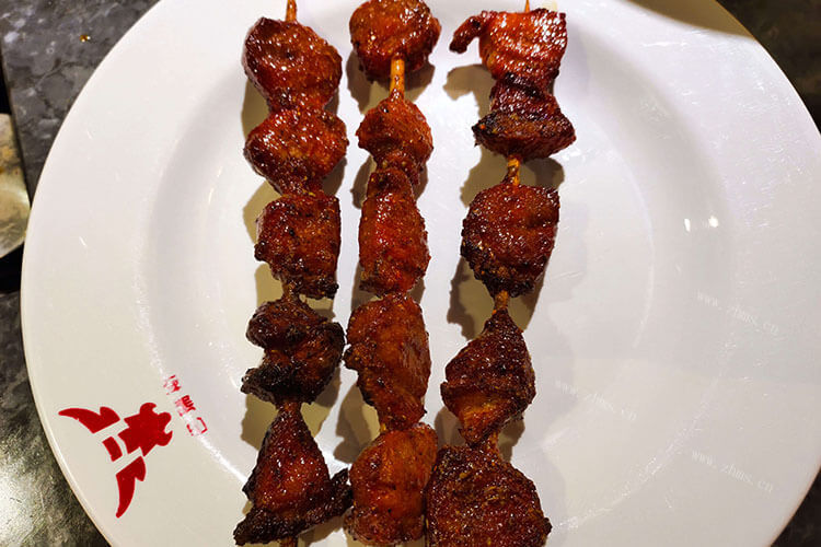 腌制烧烤肉放什么材料，腌制烧烤肉腌制多久最好？