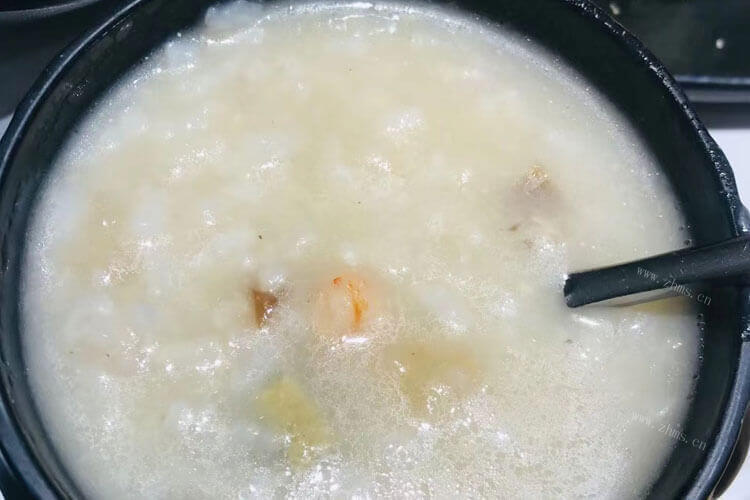 家里面有三个人，准备煮三碗粥，三人份的粥放多少米呢？