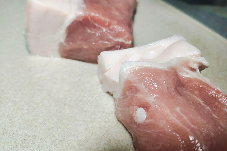 买猪肉猪肉身上有绿标，猪肉身上绿标是什么意思？