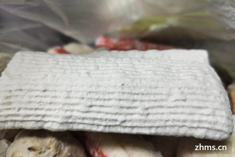 鑫枫火锅食材超市加盟费需要多少钱开火锅食材超市店需要打扫卫生吗？