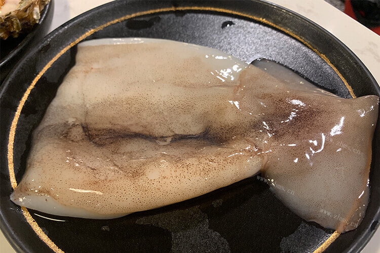 为什么在家里做的鱿鱼圈儿一点儿都不酥脆，怎么炸鱿鱼圈又酥又脆