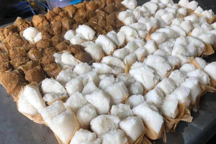 我买了一些玉米发糕，玉米发糕为什么发粘？