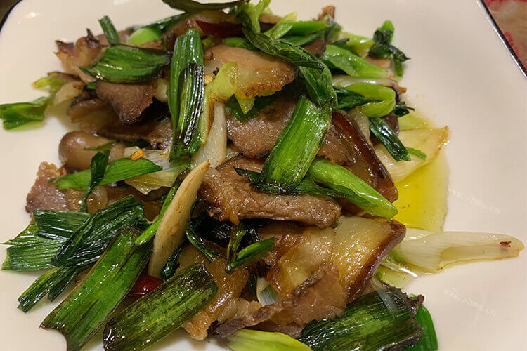 打算炒个回锅肉，回锅肉配菜有哪些？