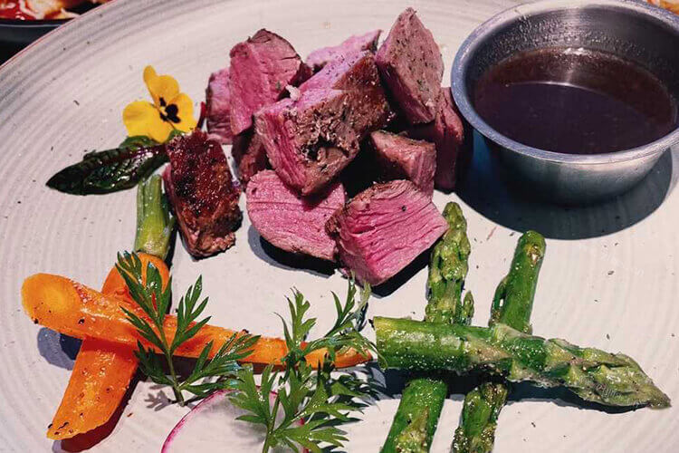 请朋友吃牛肉，东营牛肉现杀怎么样？