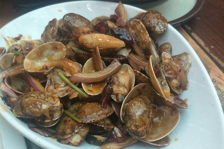 准备去买海鲜，请问花甲和油蛤哪个好呢？