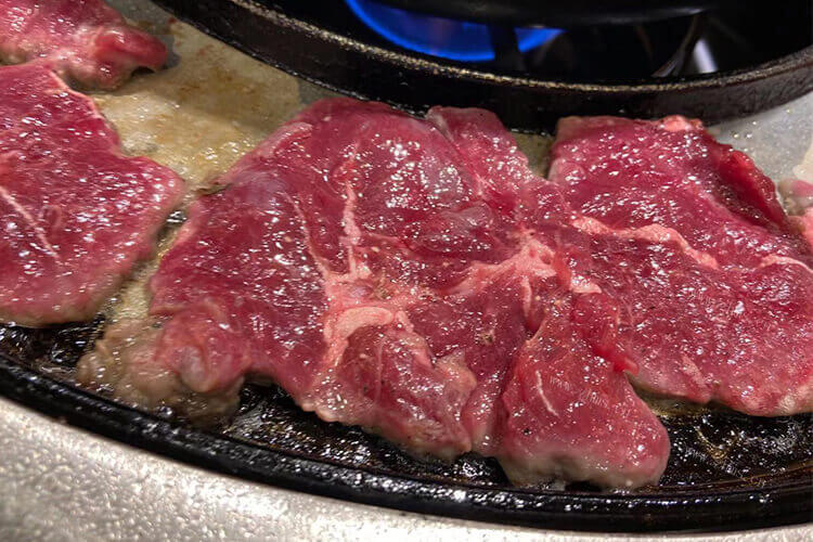 小炒牛肉是牛哪块的肉，吃起来很嫩呀？