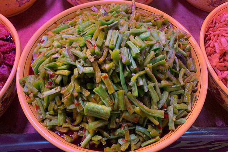 特别喜欢吃四川泡菜，如何做正宗四川泡菜呢？