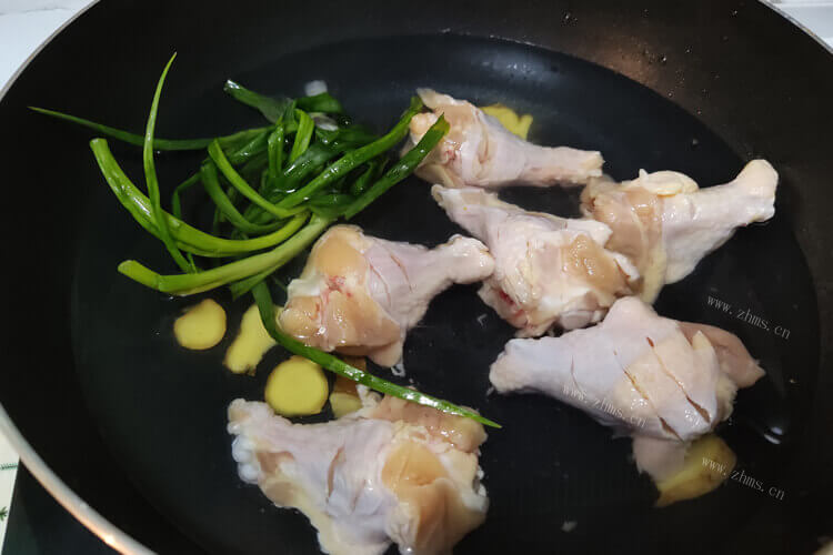 一个鸡腿去掉骨头多少克，鸡肉与骨头的比例是多少？