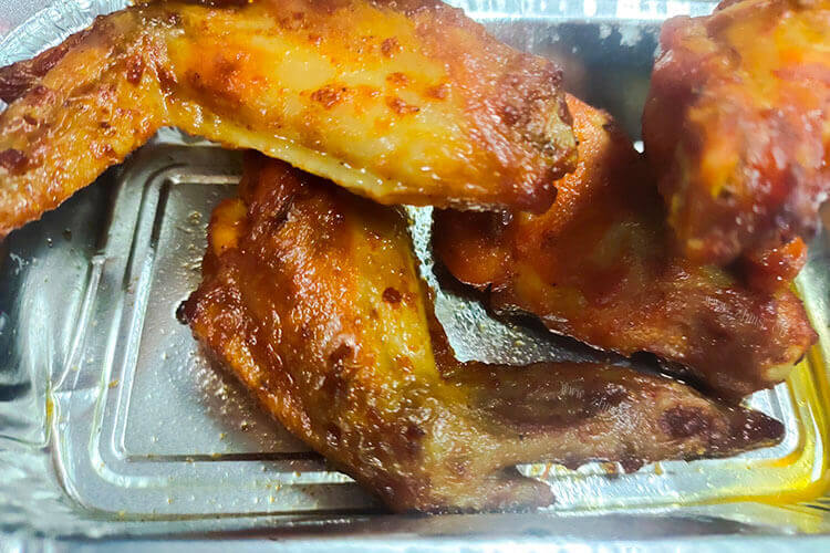 用烤箱来烤一些鸡翅来吃，鸡翅膀200度烤多久？