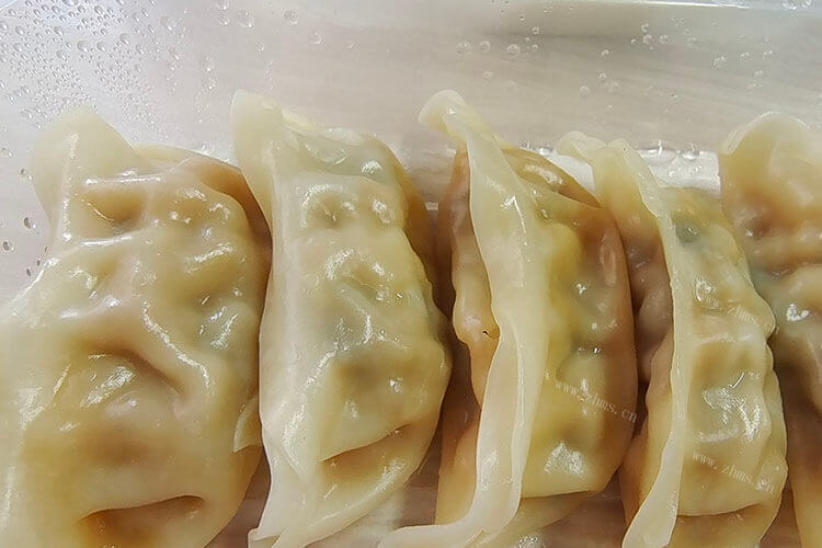买了一些芹菜猪肉馅的饺子，芹菜猪肉饺子馅调法怎么调？