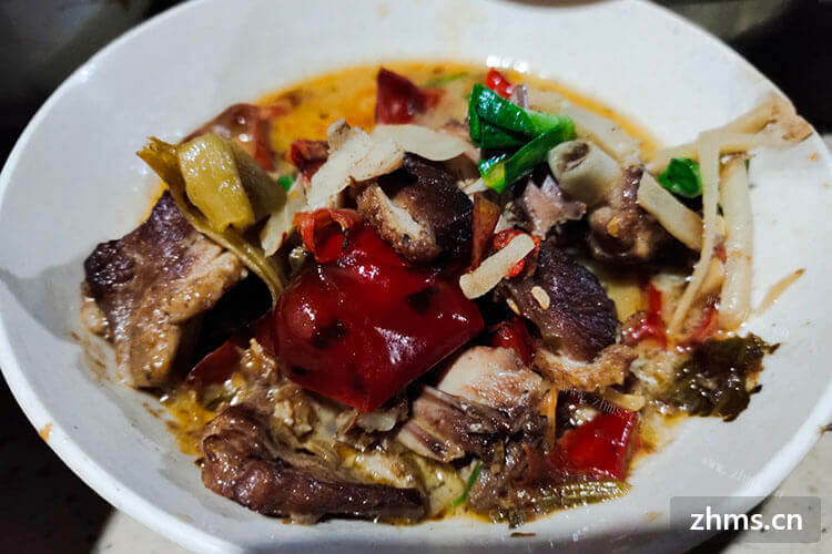 想要加盟饭店，请问周三丰爆炒川菜加盟费一般是多少？