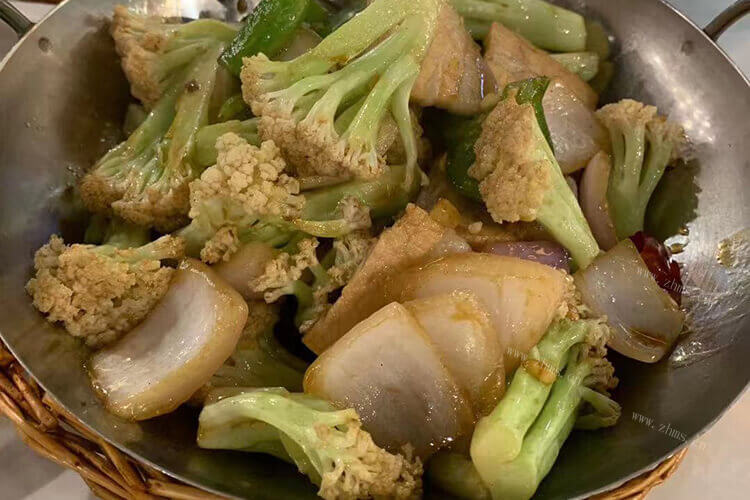 炒回锅肉的时候蒜苗用完了，回锅肉用什么代替蒜苗？