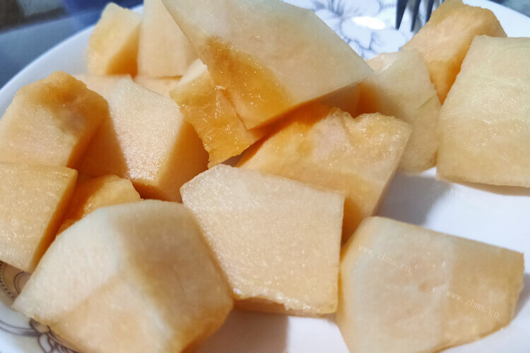 去市场买一个哈密瓜，哈密瓜和哈蜜瓜一样吗？