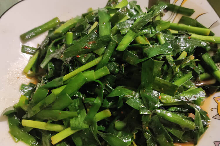刚刚在超市里买回来了一些虾仁，韭菜鸡蛋虾仁饺子怎么做好吃？