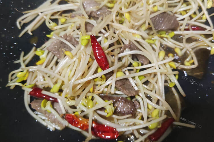 酸辣豆芽挺好吃的，大家知道怎么做吗？