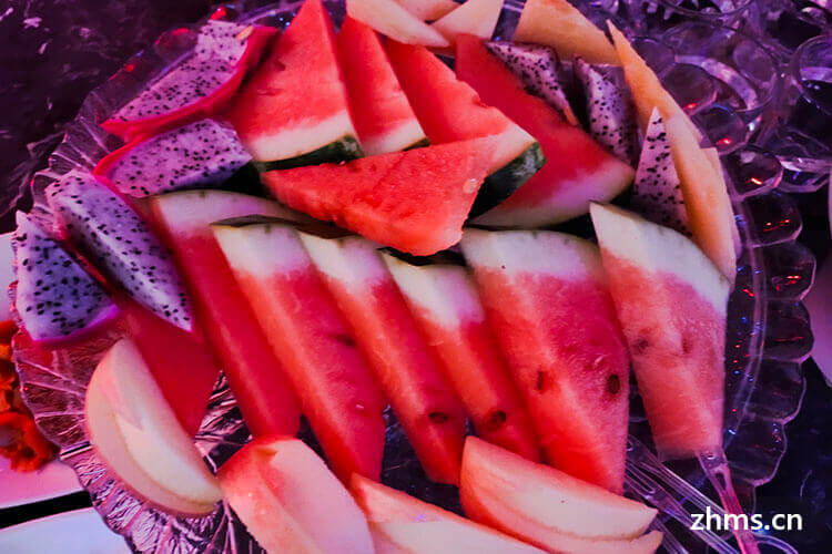 生西瓜怎么吃 生西瓜怎么吃