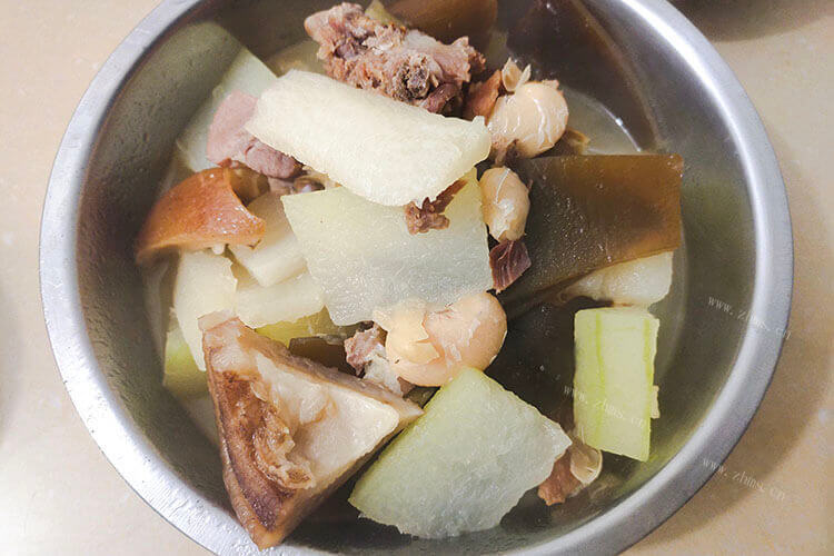 一个猪蹄有多少肉，猪肉与骨头的比例是多少？