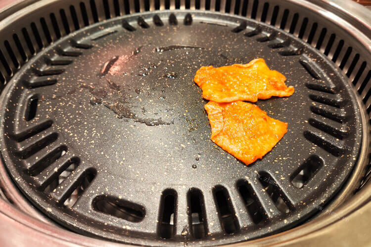 在家里做烤肉吃，为什么要用红柳枝烤肉