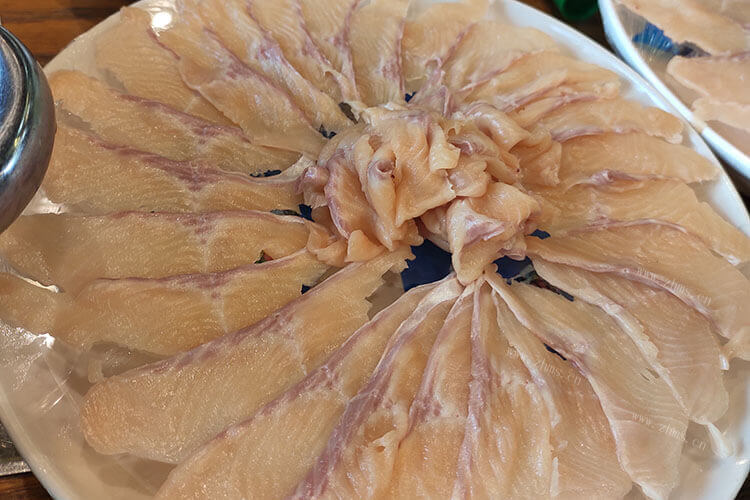 想吃关于鱿鱼的食物，鱿鱼片和鱿鱼须哪个好
