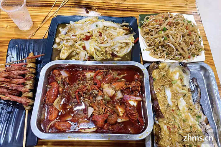 烧烤加盟费是多少呢？做烧烤这个行业有哪些事情要特别注意的呢？