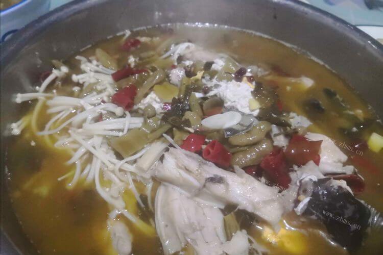 酸菜鱼的搭配也是不少的，酸菜鱼里面可以放肉片吗