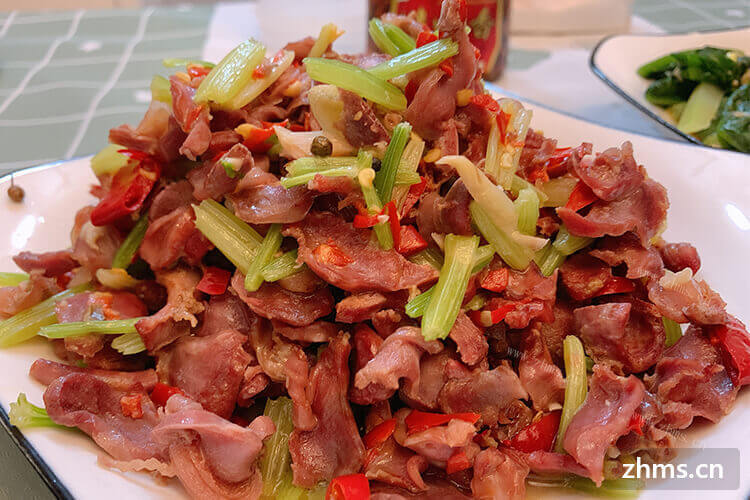 炒鸡胗用什么配菜