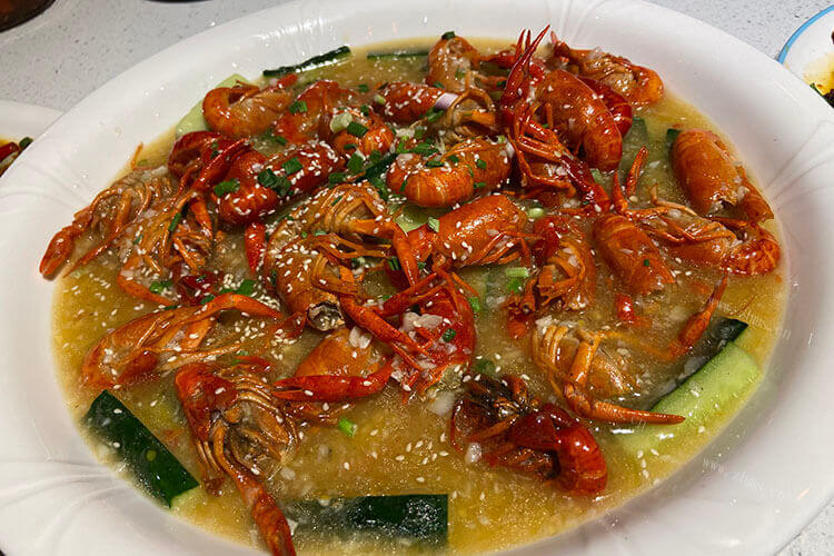 晚上打算自己煮龙虾，龙虾怎样处理呢？